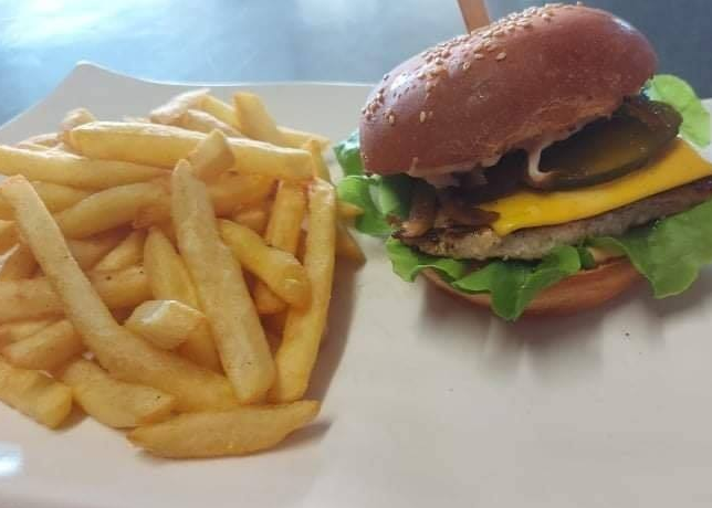 Chicken CheeseBurger + Frites